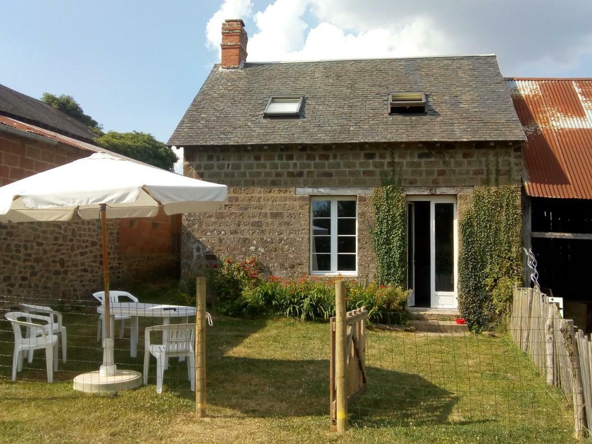 Le Domaine Villa Saint-Symphorien-des-Monts Luaran gambar