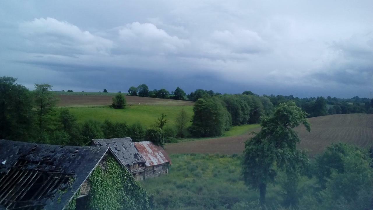Le Domaine Villa Saint-Symphorien-des-Monts Luaran gambar